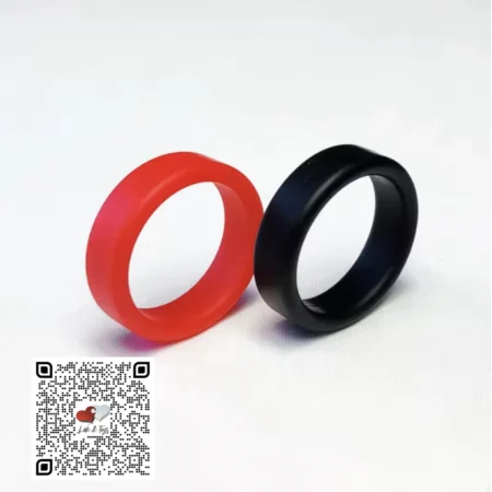 Anillos sencillos de silicona para pene en negro y rojo con textura terciopelo