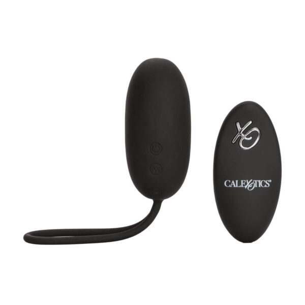 CALEXOTICS-SILICONE-REMOTE-RECHARGEABLE-EGG-DETALLE.jpg CALEXOTICS SILICONE REMOTE RECHARGEABLE EGG
